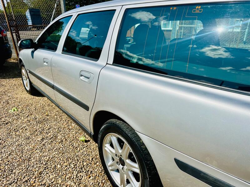 VOLVO V70