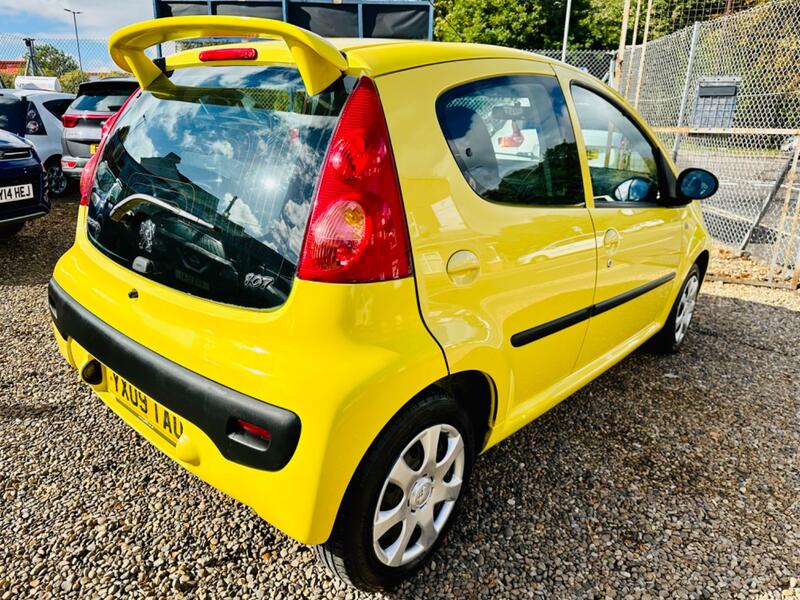 PEUGEOT 107